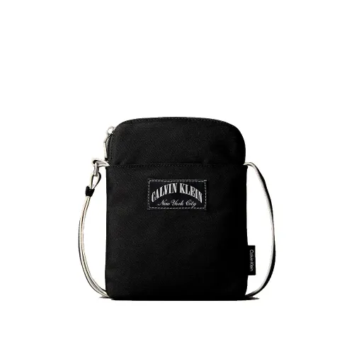 캘빈클라인 그래픽 Capsule Reporter 크로스백 142753741