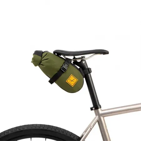 리스트랩 안장 가방 2.5L 3142006408