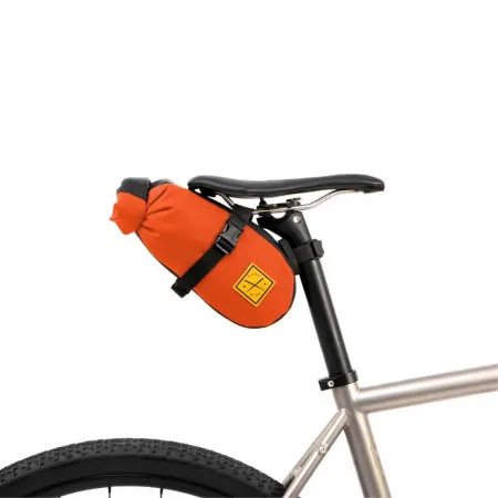 리스트랩 안장 가방 2.5L 3142006409